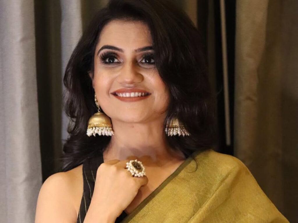Amruta Subhash Secret Extramarital Affair Revealed