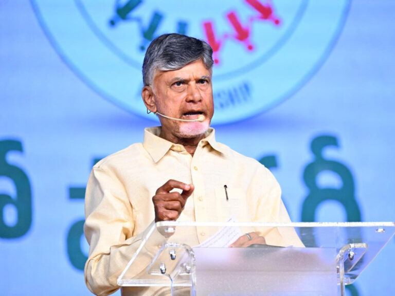chandrababu-naidu-talking-one-on-one-to-mlas