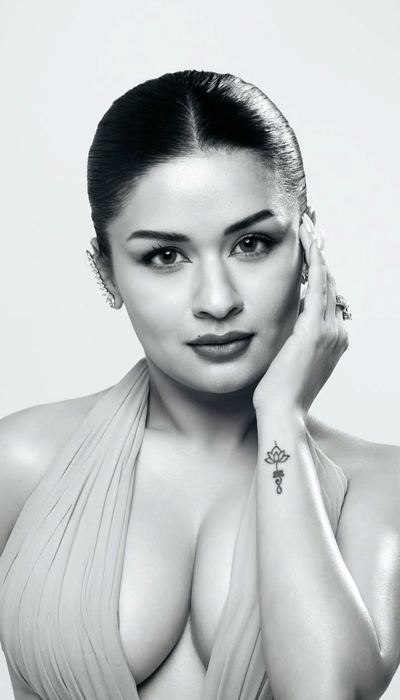 Terrific Looks Only! Hot Chic Avneet Kaur