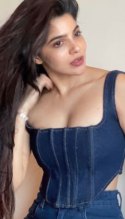 hot--fitted-divyabharathi-denim-dreamland