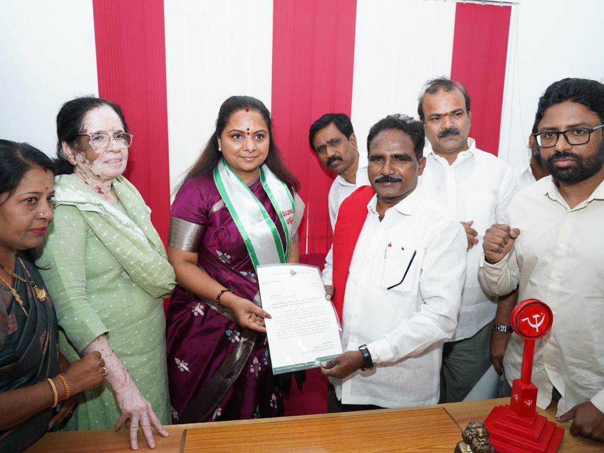 kavitha-call-for-rail-roko-on-bc-reservation-issue