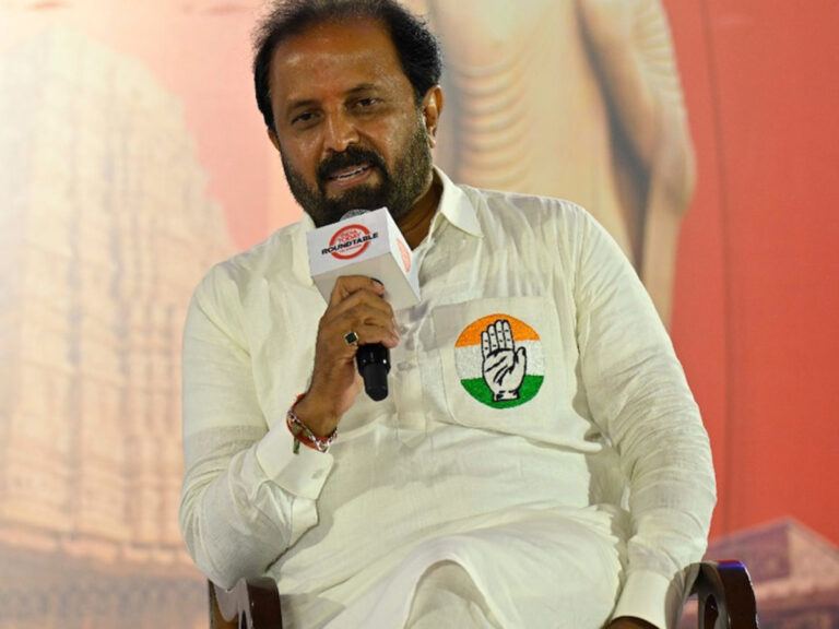 Kavitha Has Rs 2000 Crore Property - Madhu Yashki Goud