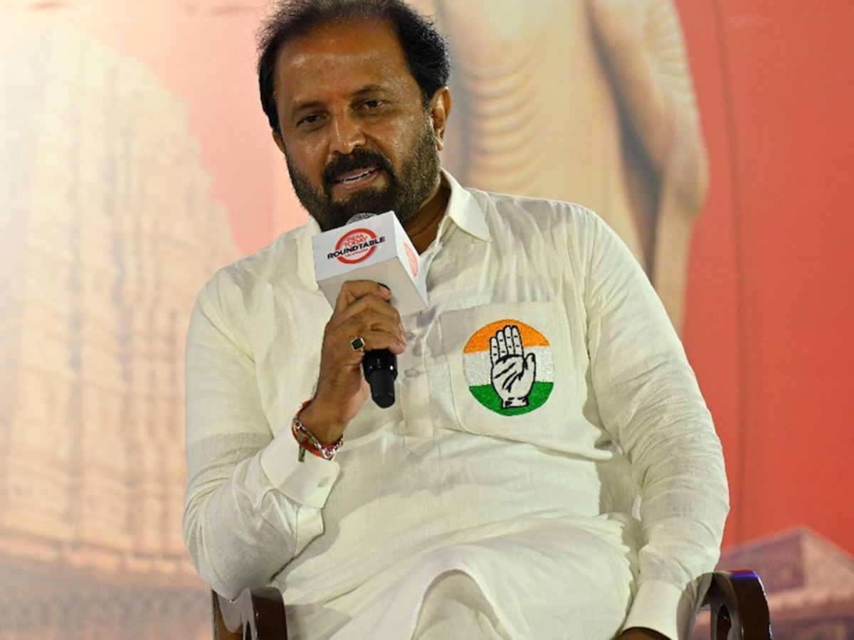 Kavitha Has Rs 2000 Crore Property - Madhu Yashki Goud