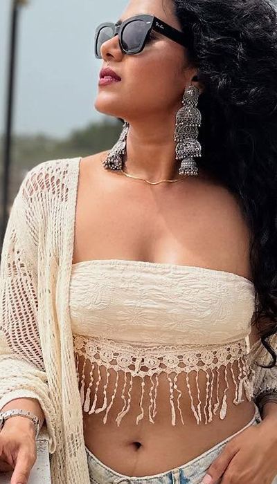Mini Shorts, Navel Pop, Shilpa Manjunath