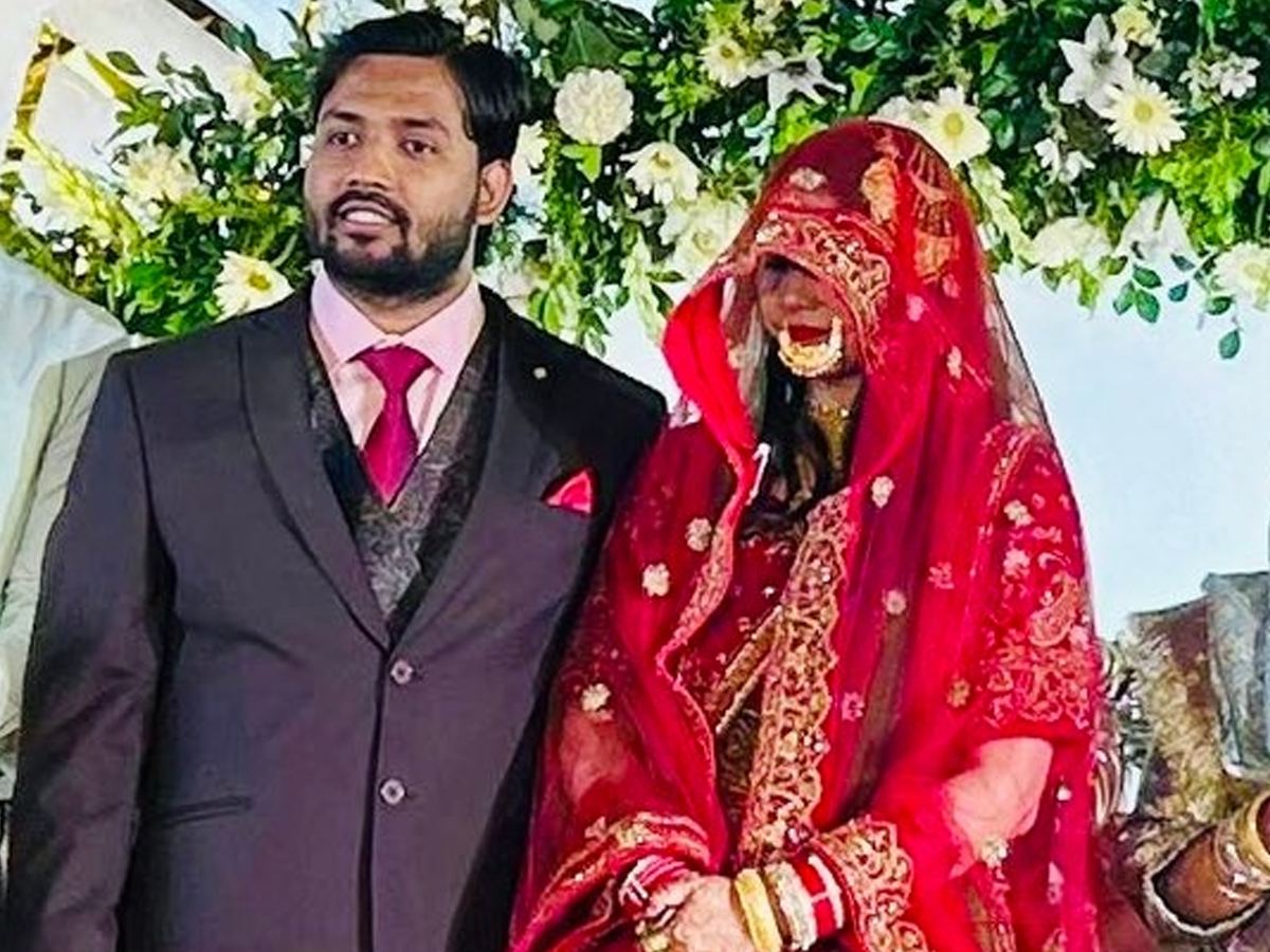 Khan Sir's wife's ghoonghat sparks controversy