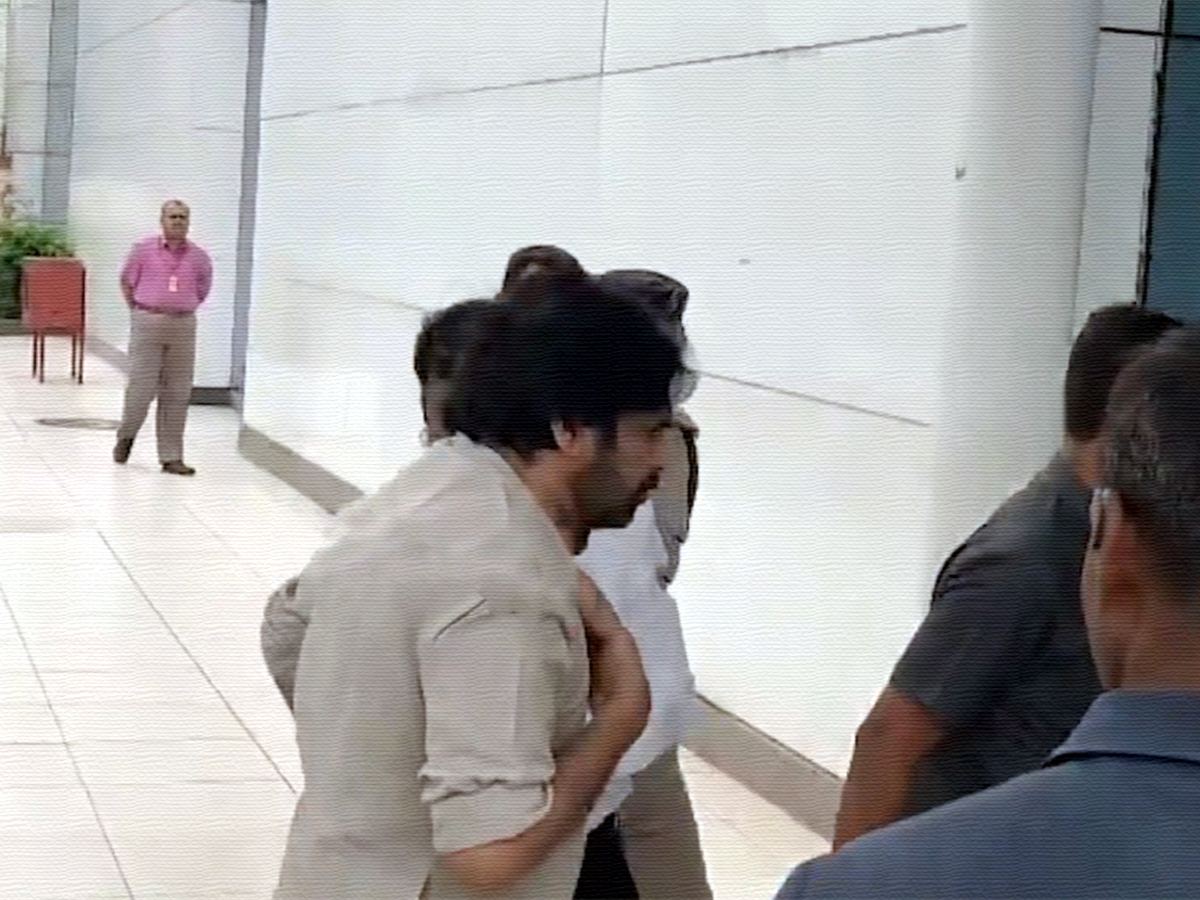 mother-unwell-pawan-kalyan-leaves-cabinet-meeting-midway