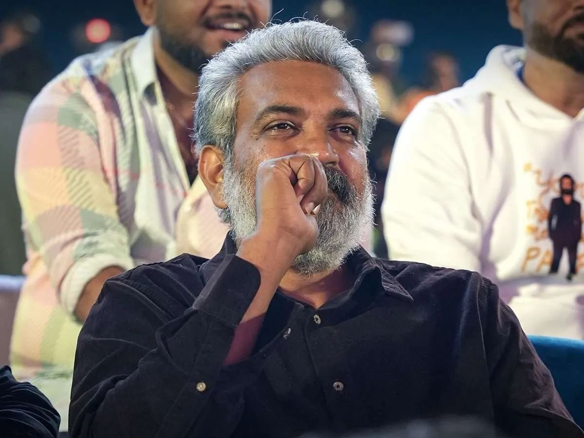 Pics Leaked! Rajamouli Must Be Careful!