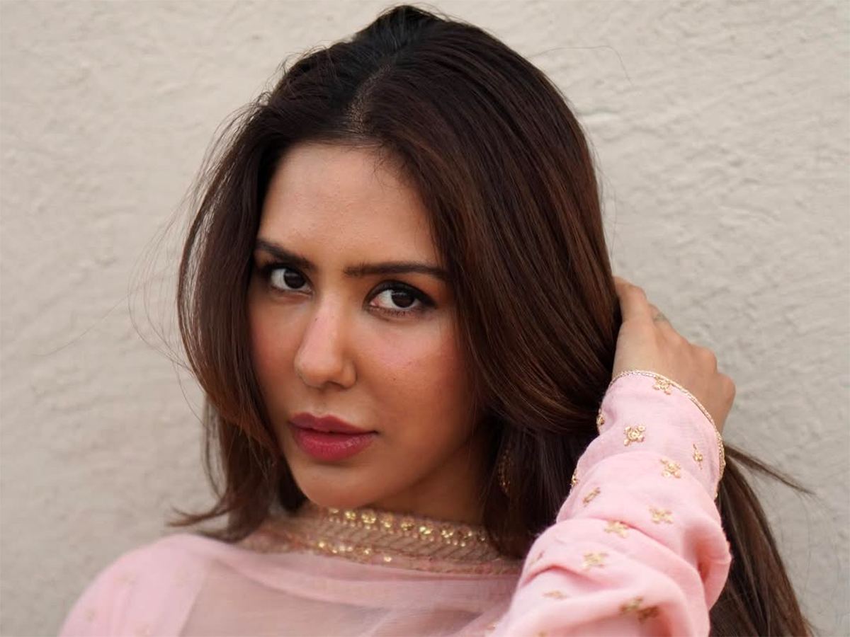 Sonam Bajwa in Border 2