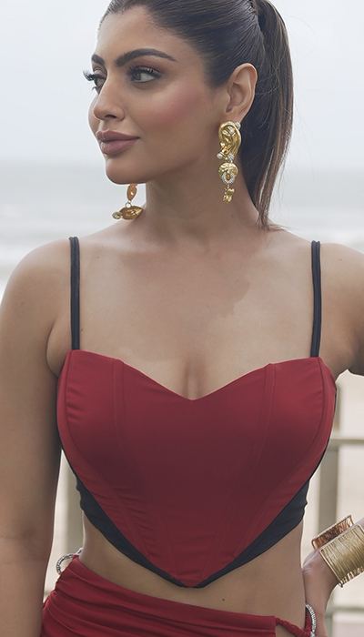 akanksha-puri-oozes-swag--style-in-every-frame-