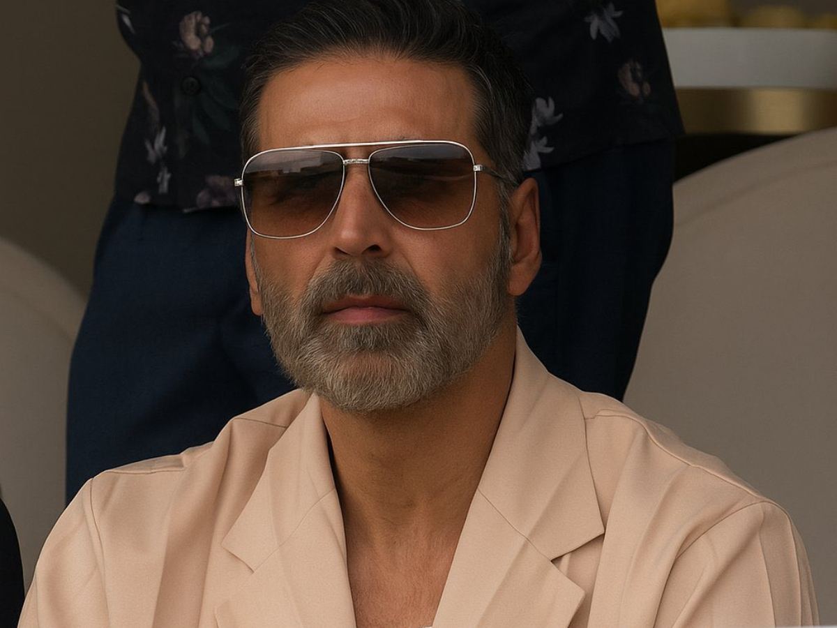 Akshay Kumar Salt-Pepper Look at Lord’s