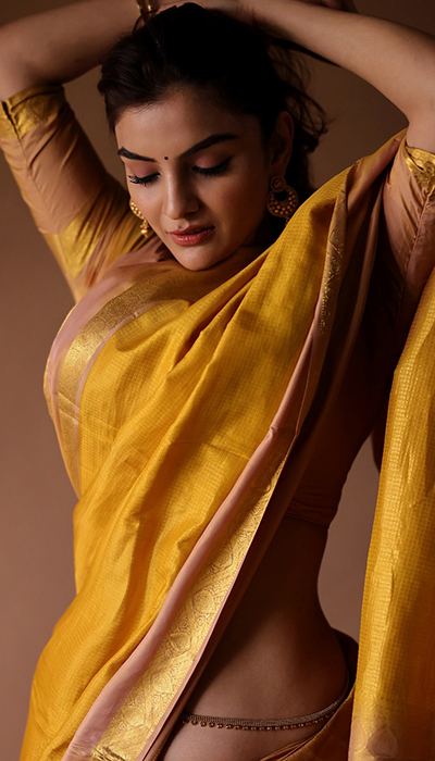 anveshi-jain-oozes-glam-in-hot-drapes