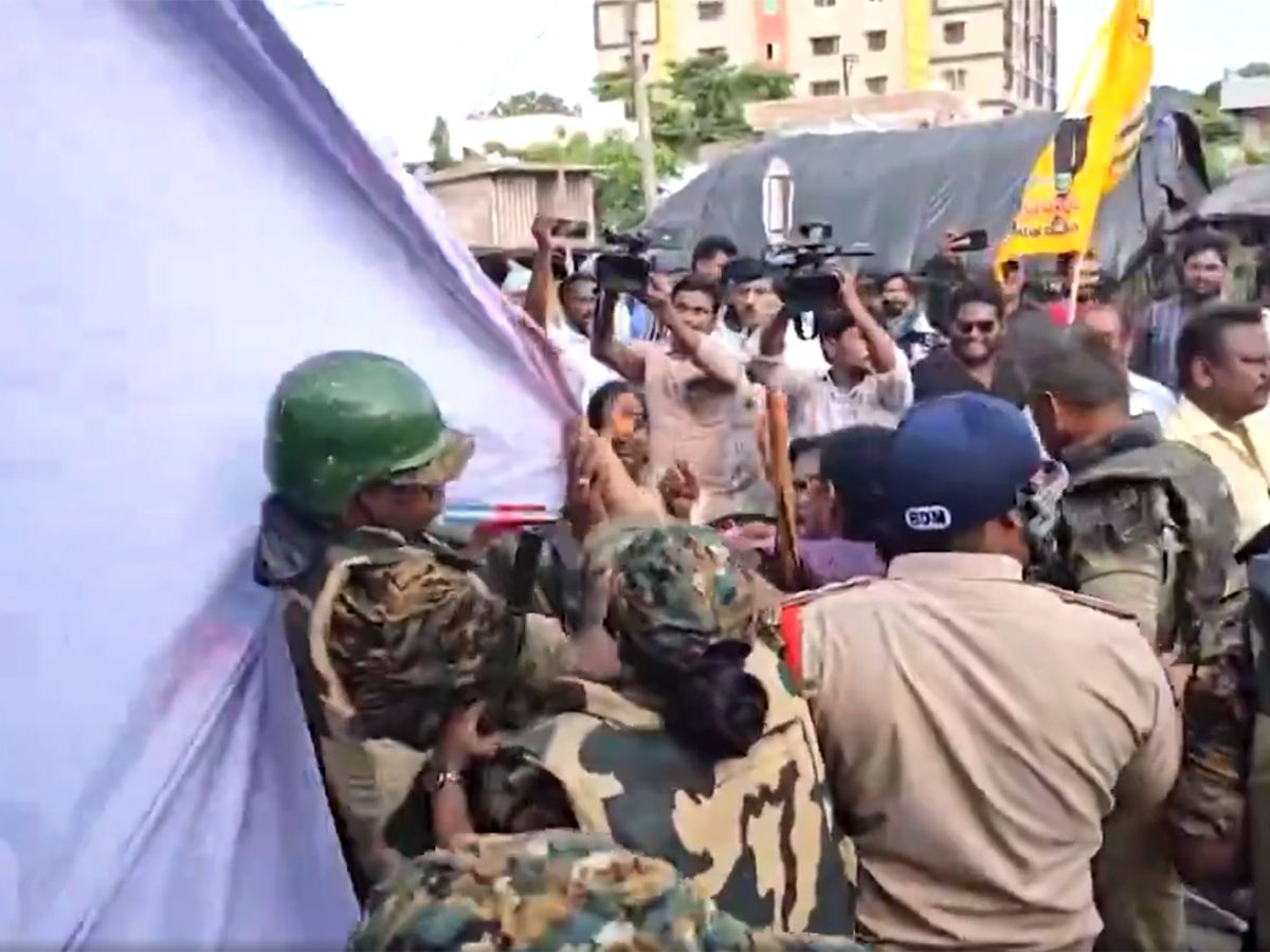 Flexi War in Gudivada