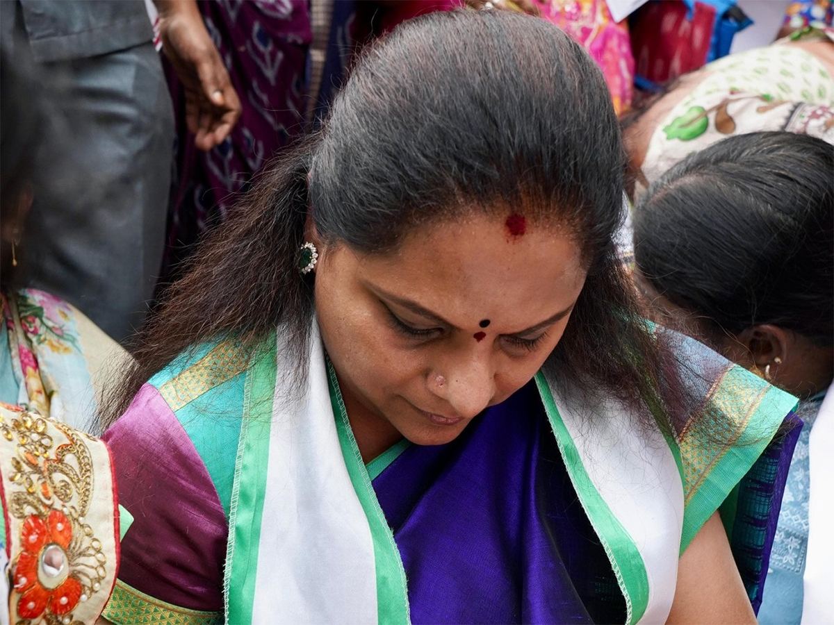 Kalvakuntla Kavitha Insulted, But BRS Silent?