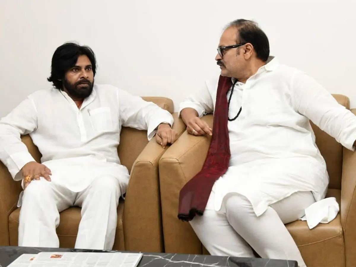 pawan-kalyan-naga-babu
