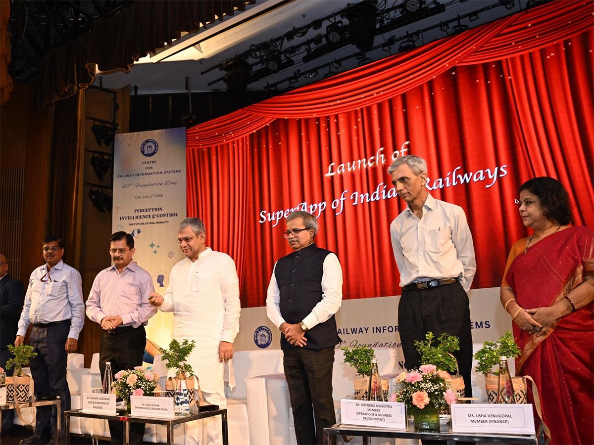 Railways Ministry Mocked with Panchayat Memes