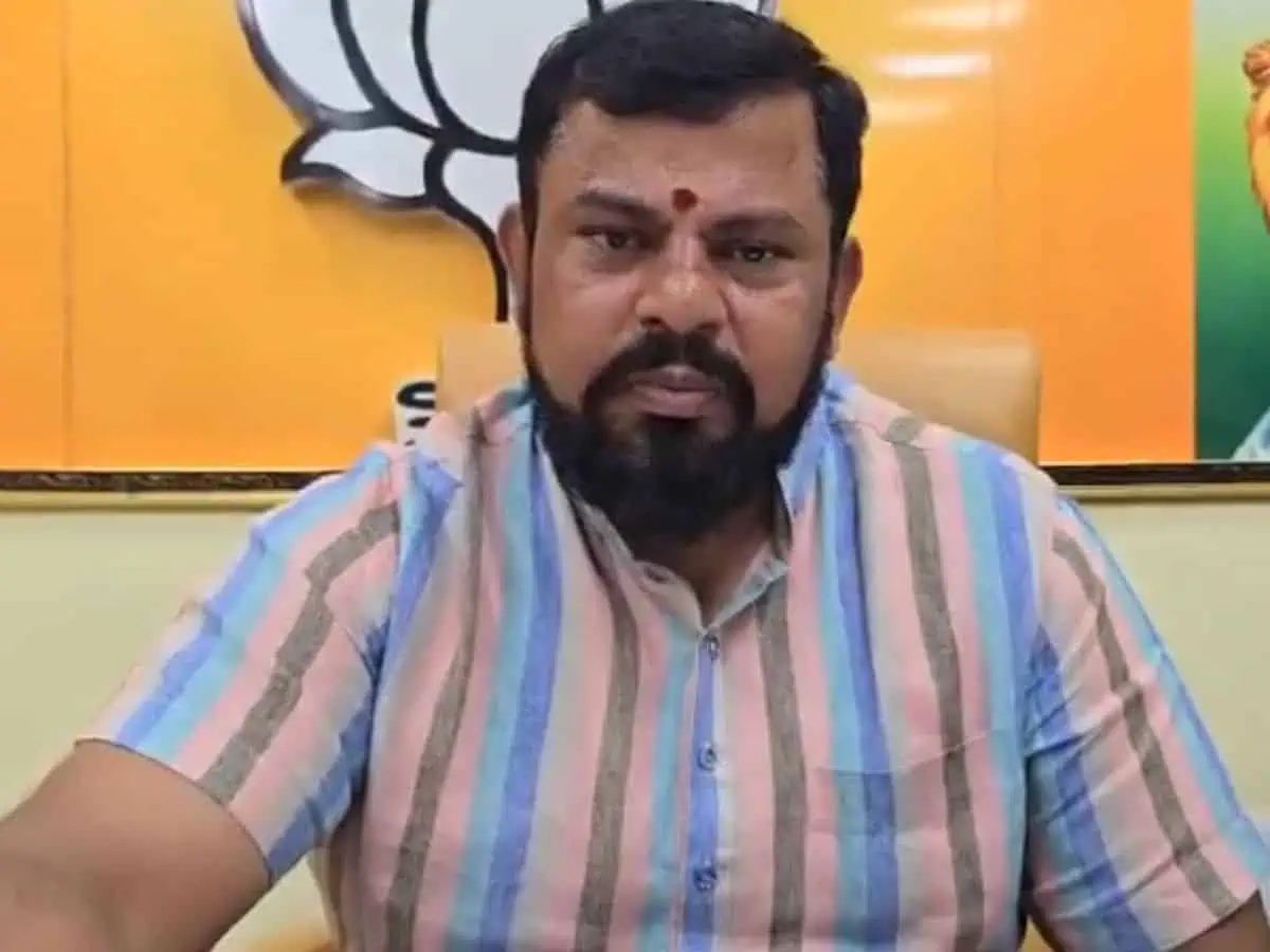 Raja Singh Became Alone After Resignation