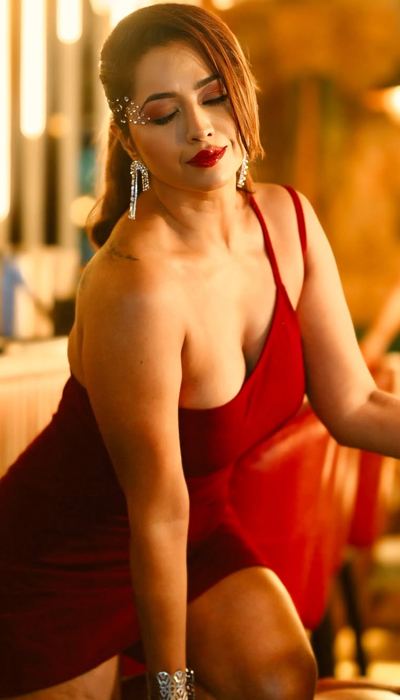 Ridhiema Tiwari Seduces the Frame