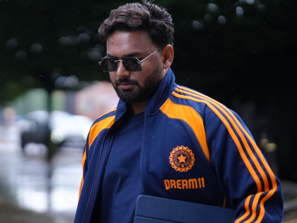 Rishabh Pant Out