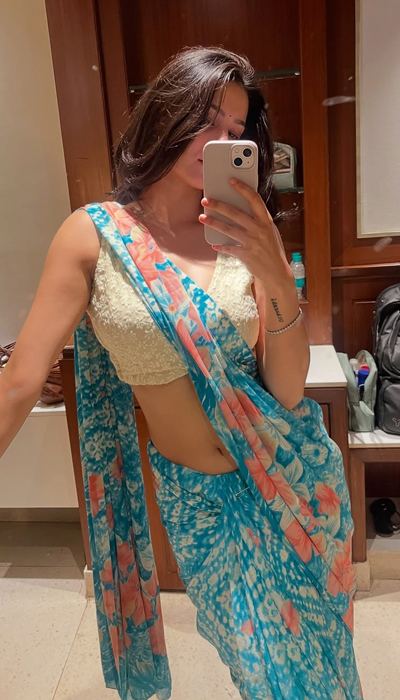 Sakshi Joshi Sizzles