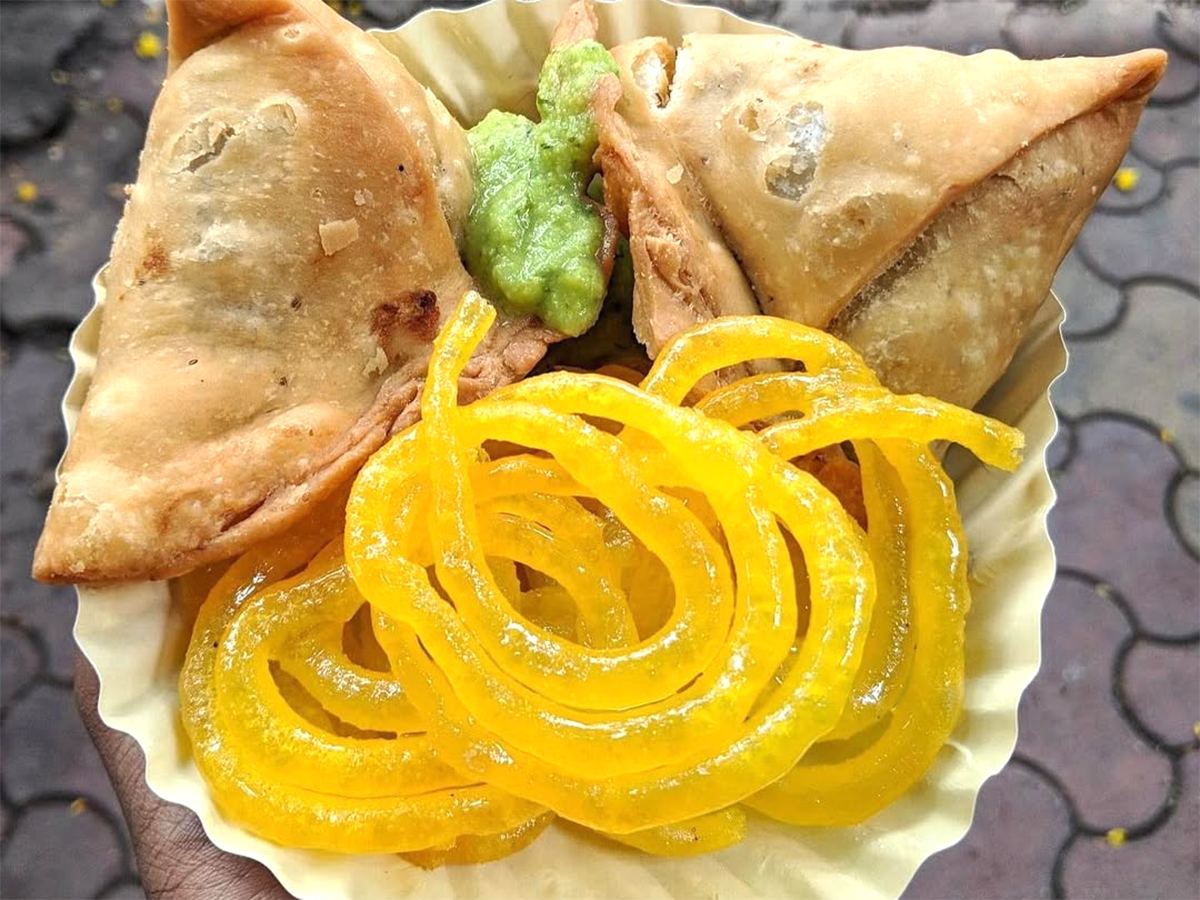 Samosas Jalebis
