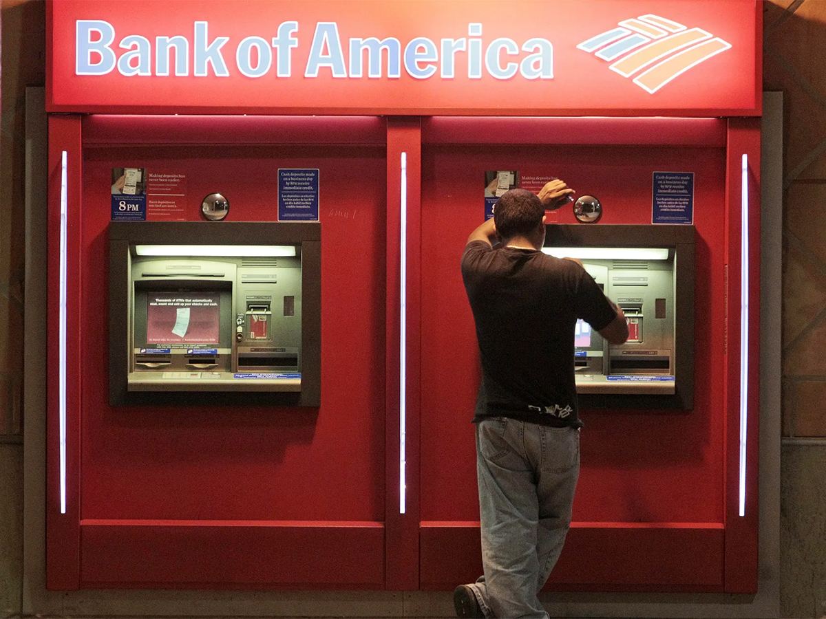 Student’s 940 Dollars Swallowed by Bank of America ATM