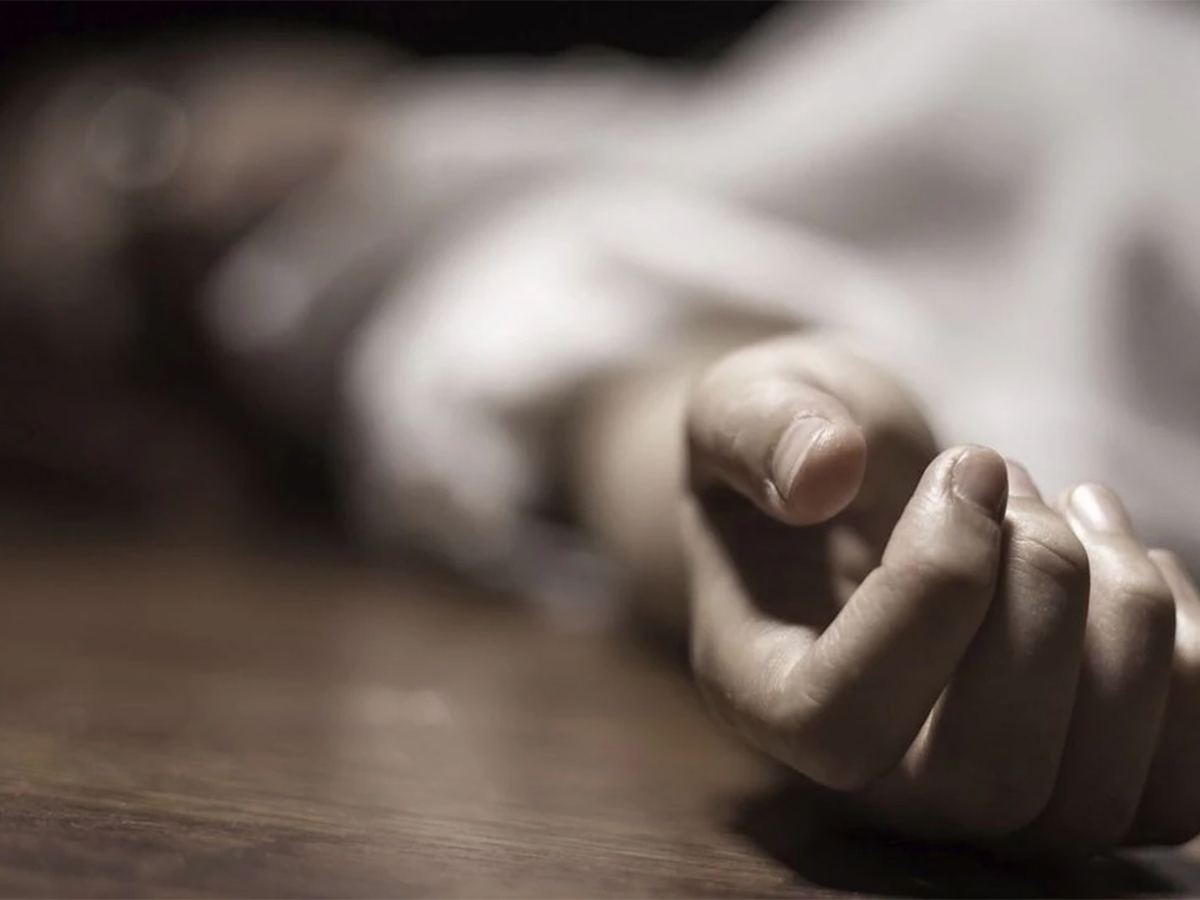 Techie Hangs Herself to Death