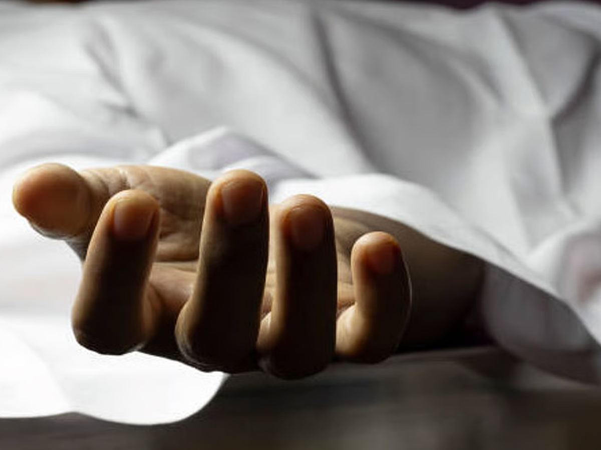 telugu-killed-during-giri-pradakshina-for-rs-500