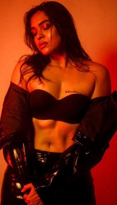 Varshini Venkat Killer Abs