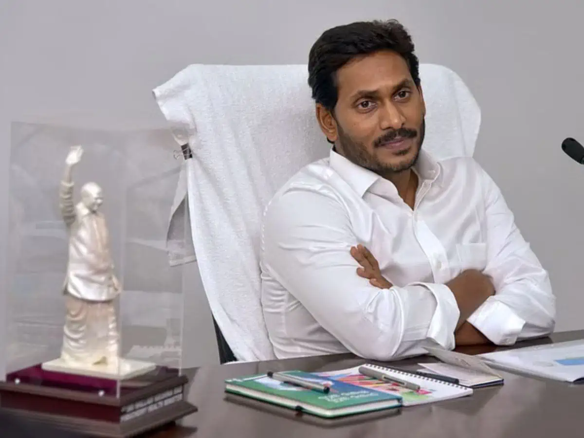 ys jagan family issues