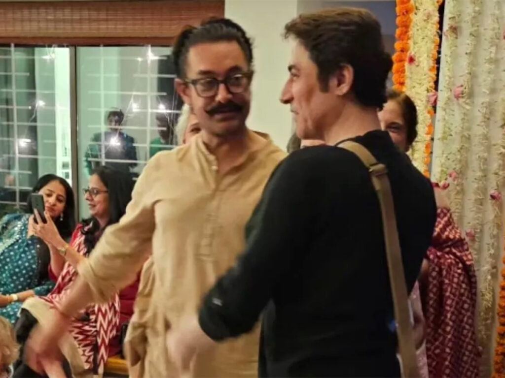 Aamir Khan with brother Faisal Khan in public event