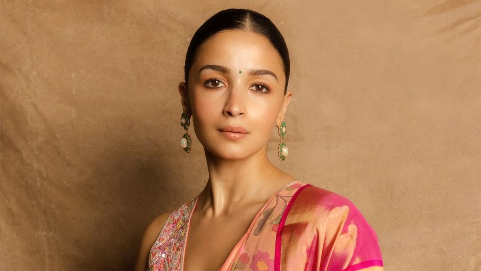 Alia Bhatt slams paparazzi privacy leak