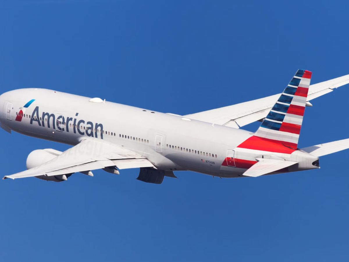 American Airlines Embraer E175 regional jet