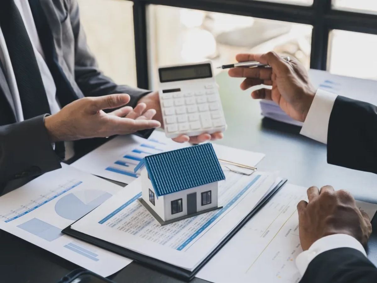 2025 home loan trap illustration with debt chains