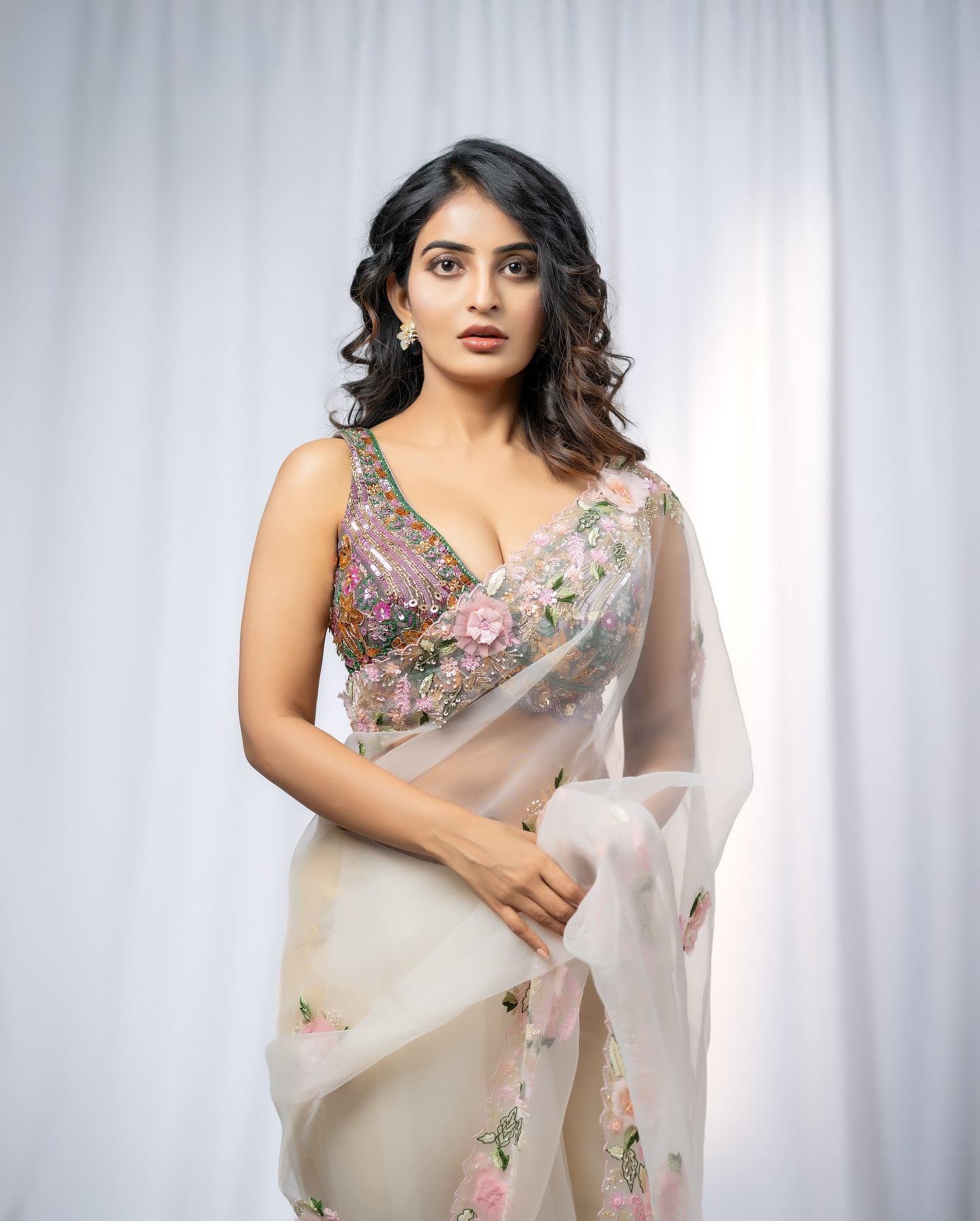 Ananya Nagalla Oozes Saree Sensuality