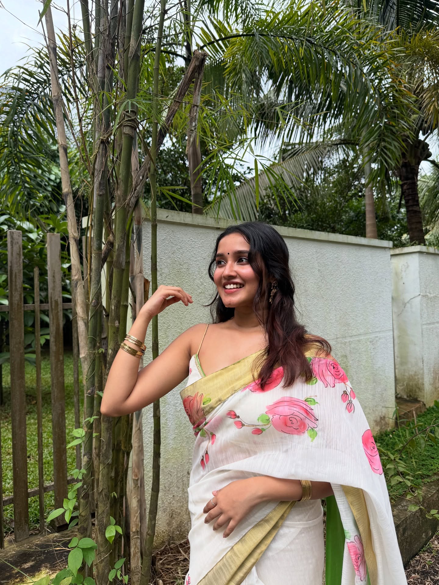 Anikha Surendran saree look radiating youthful beauty and elegance