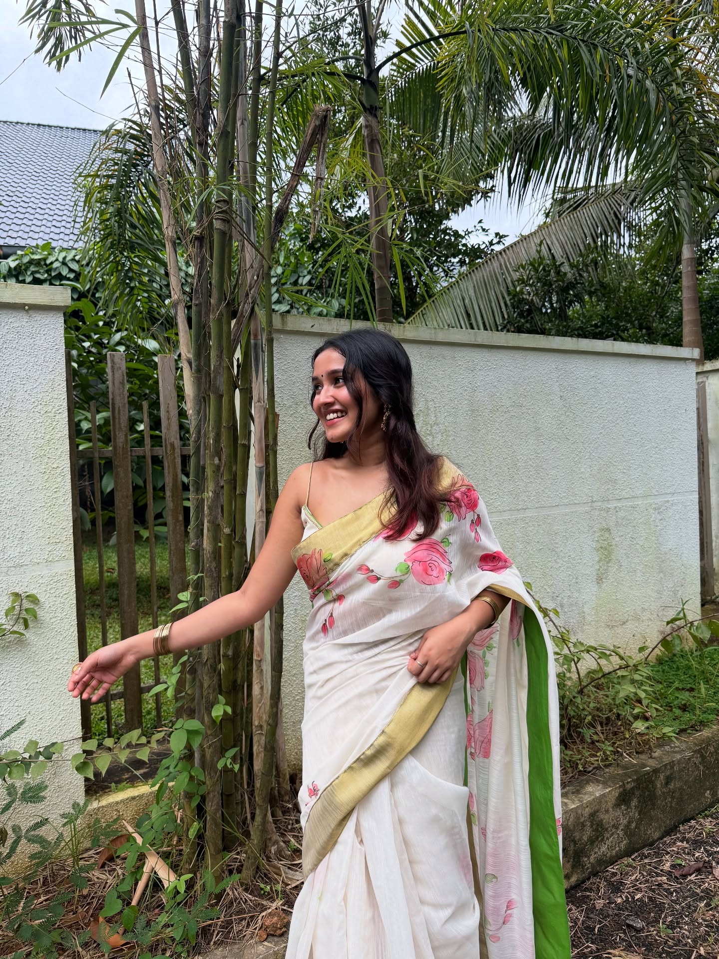 Graceful Anikha Surendran saree look showcasing her charming style