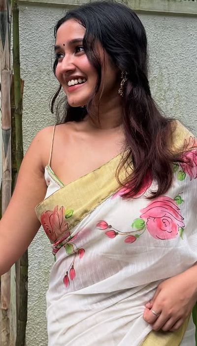 anikha-surendran-saree-look-glows-with-charm