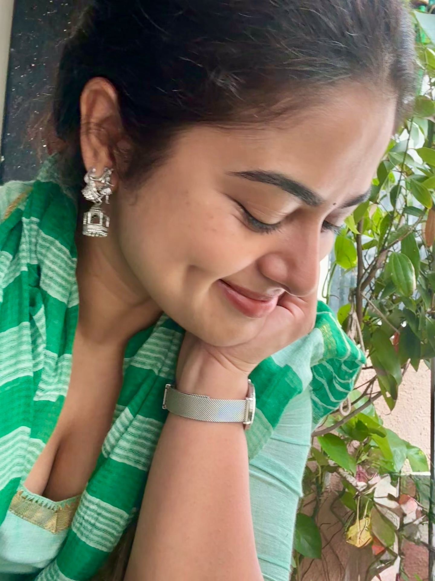 Glamorous Siddhi Idnani cheek spot beauty flaunting elegance and grace