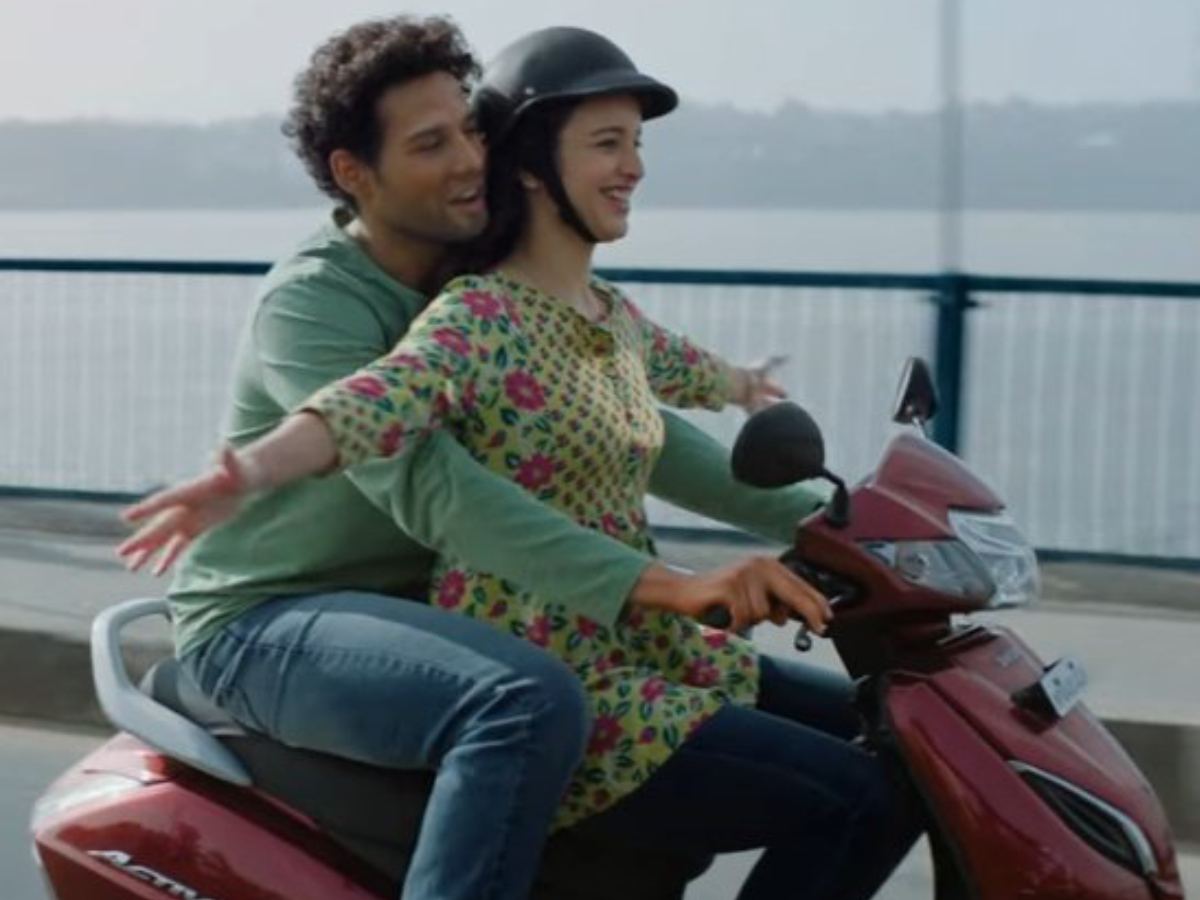 Dhadak 2 public reviews highlight bold themes of caste and class with praise for Triptii Dimri, but mixed reactions to its writing and chemistry.