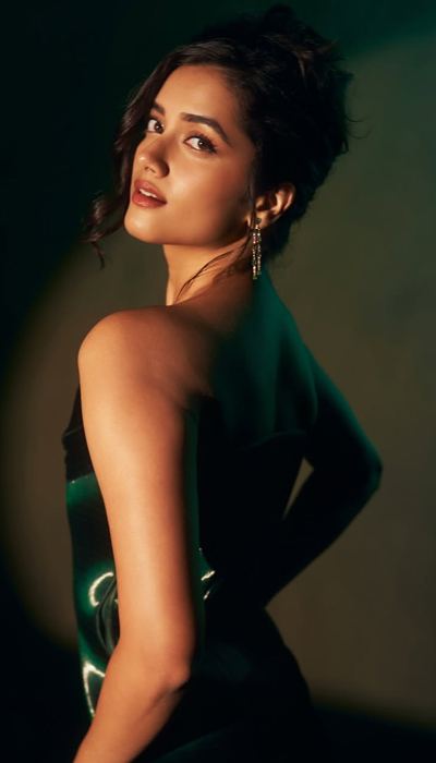 Hot Bhagyashri Borse