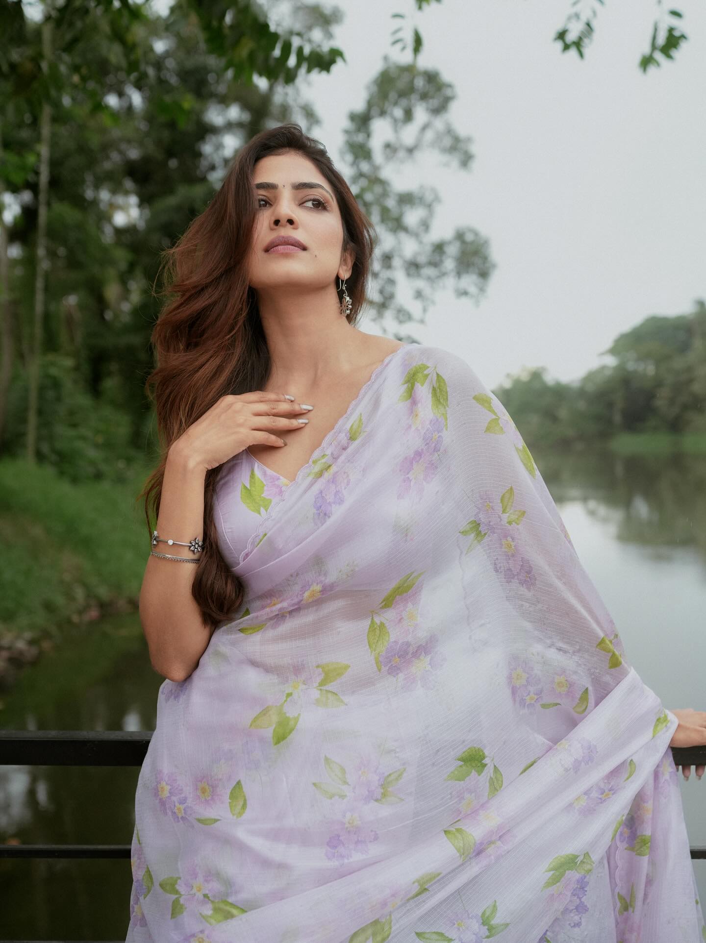 Malavika Mohanan Hot Saree Vibes Stun with Style