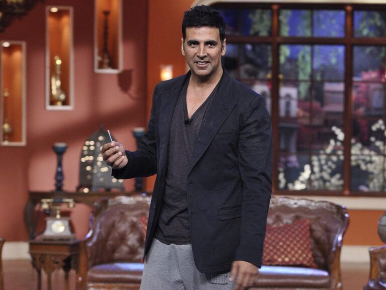 War 2 flop vs Akshay Kumar success