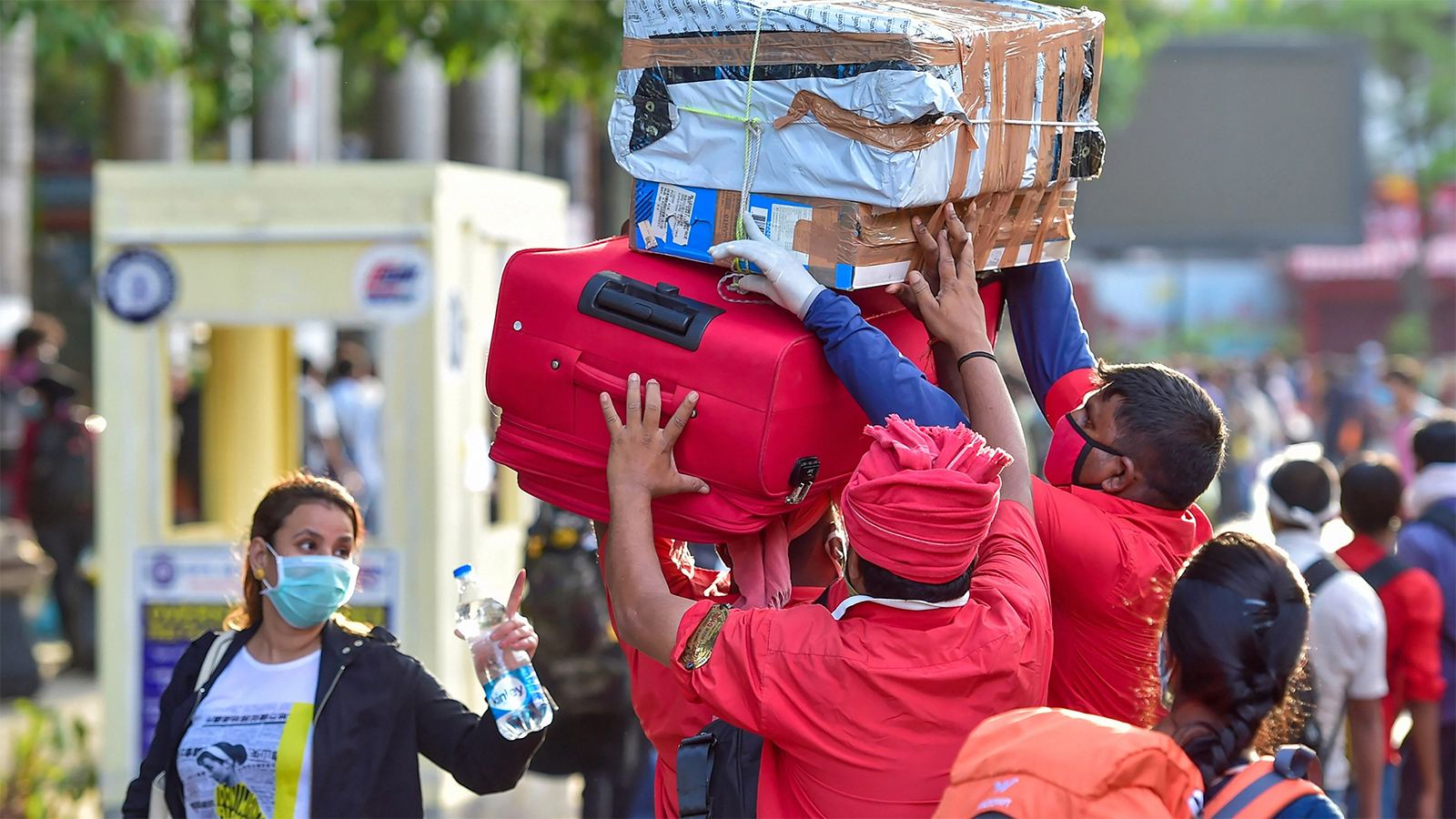Indian Railways luggage rules debate