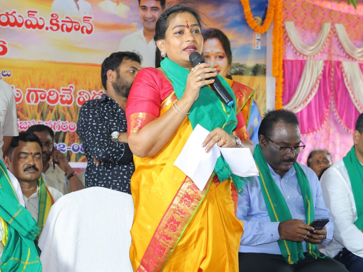 Jagan Doesn't Know Kg & Tonne: Vangalapudi Anitha