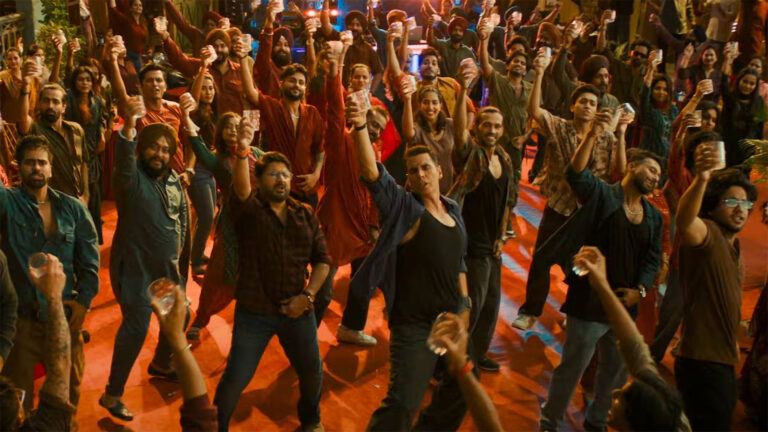 Jolly LLB 3 song Glass Uchhi Rakhey still