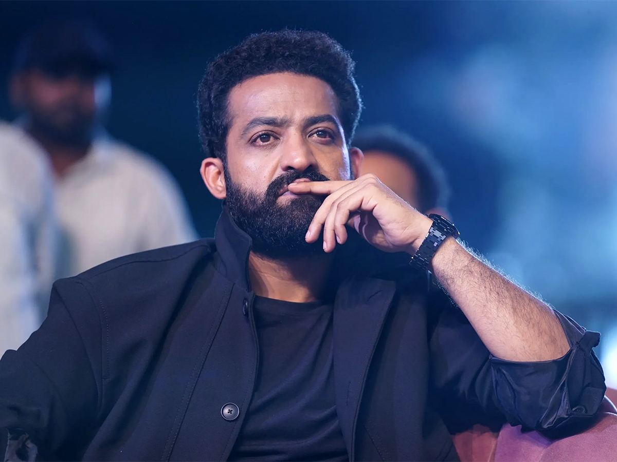 Jr NTR and Hrithik Roshan in War 2 premiere