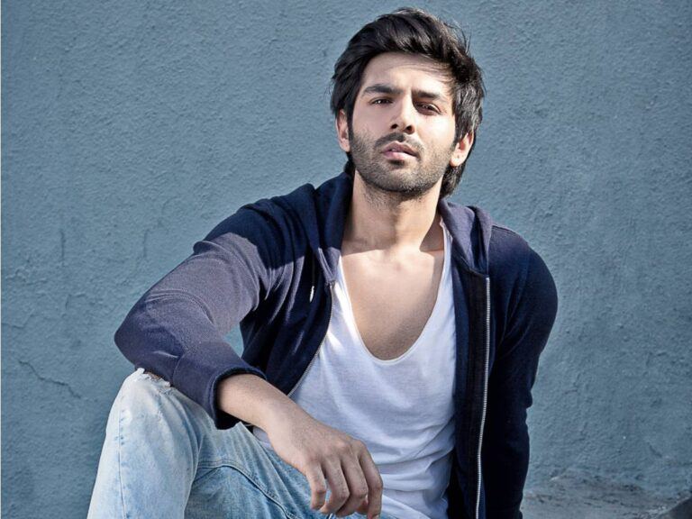Kartik Aaryan in Captain India movie