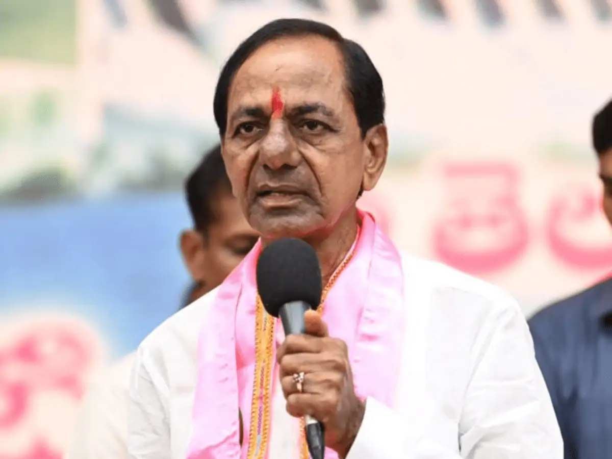 KCR Faces Shock as BRS MLAs May Quit