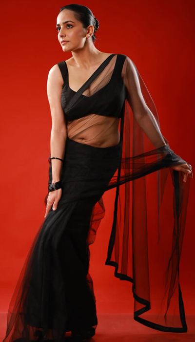 Khushboo Choudhary Black Saree