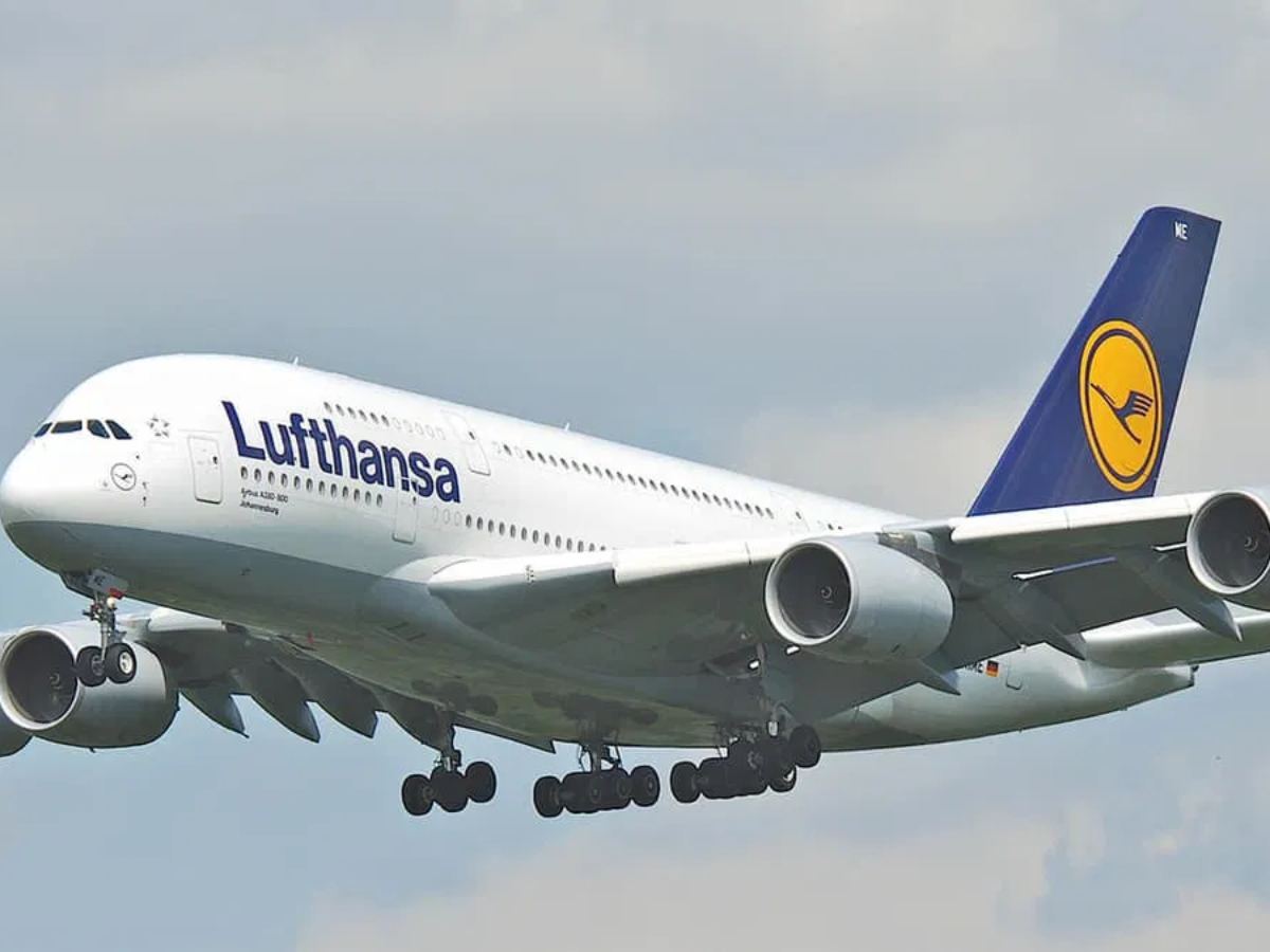 Lufthansa First Class downgrade incident